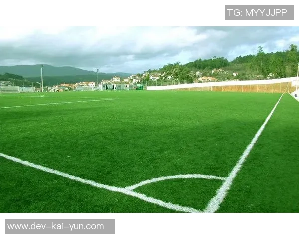 夏南足球场的魅力与激情探索让我们一起感受绿茵场上的青春与梦想 夏南足球场的魅力与激情探索让我们一起感受绿茵场上的青春与梦想